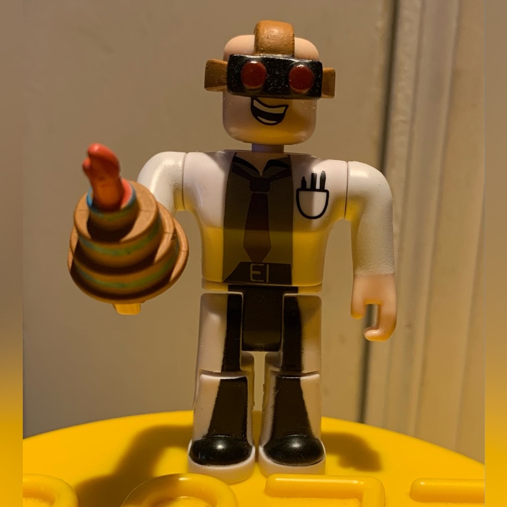 Roblox Make A Cake: Cake Scientist Action Figure